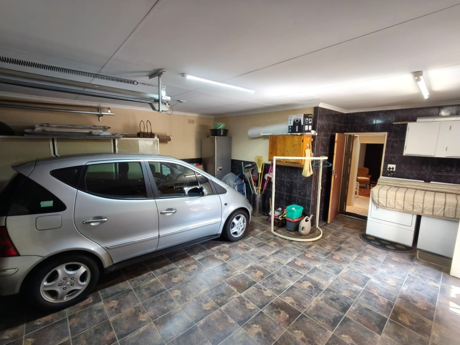 4 Bedroom Property for Sale in Safari Gardens North West